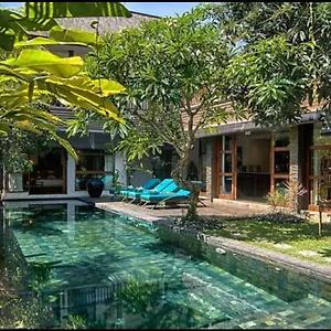  Villa Amira